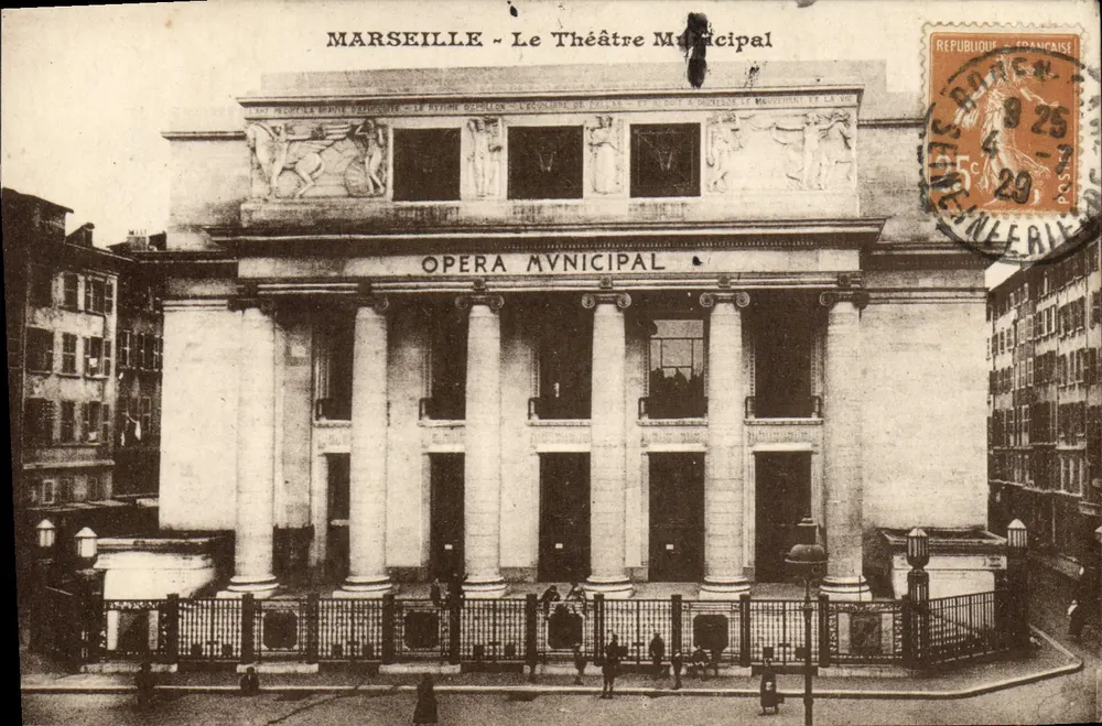 Marselha - O Teatro Municipal — Opera Municipal — editor não visível - Frente