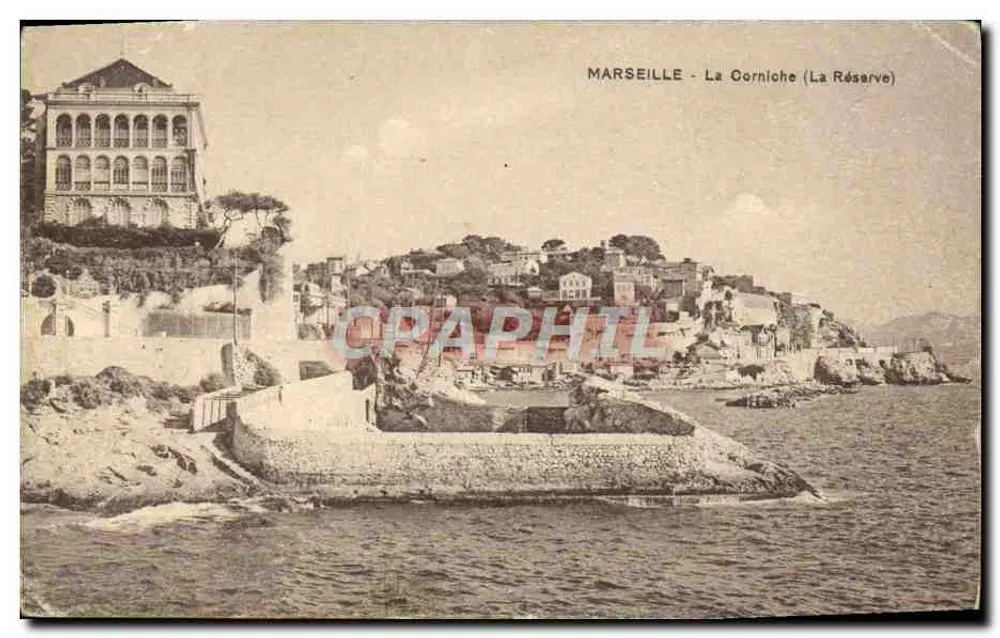 Marseille - A Corniche (La Réserve) — vista da costa com edifício com varandas — editor não visível - Frente