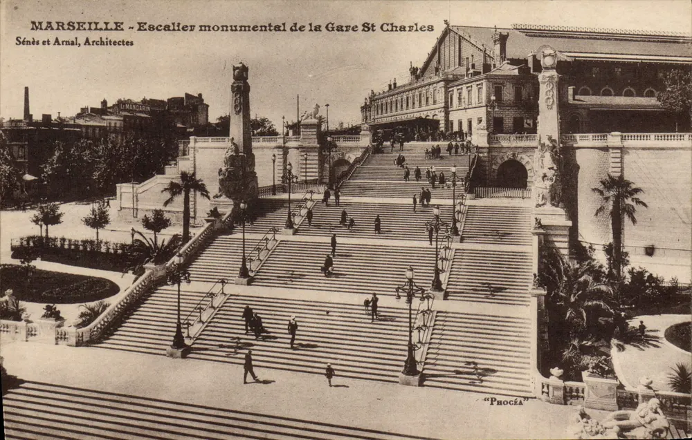 MARSEILLE - Monumentaler Treppenaufgang der St Charles-Bahnhof — Sénès et Arnal, Architekten - Vorderseite