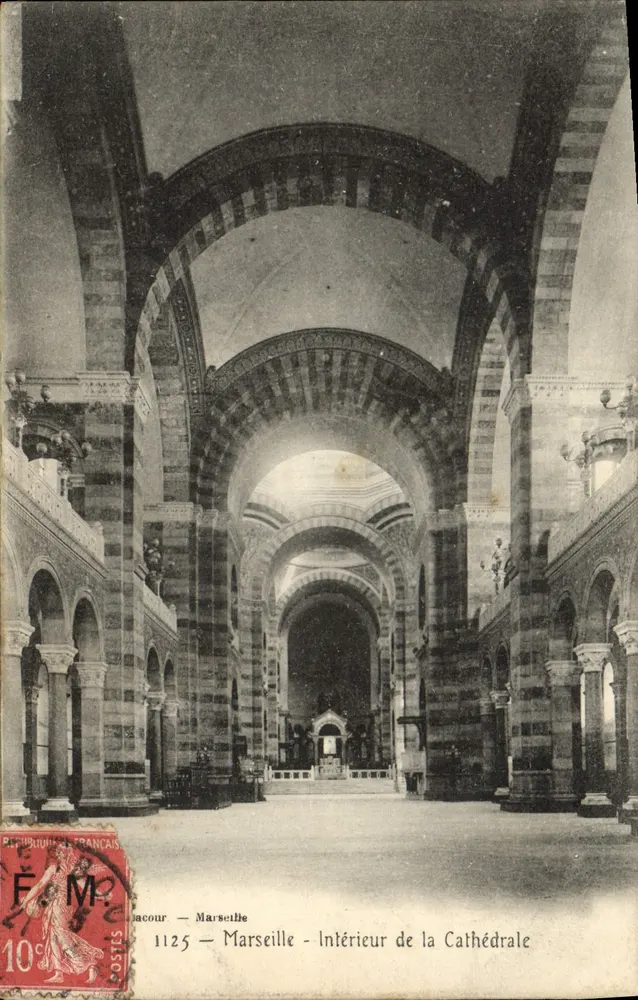 Marselha — Interior da Catedral — Editor Jacour, n° 1125 - Frente