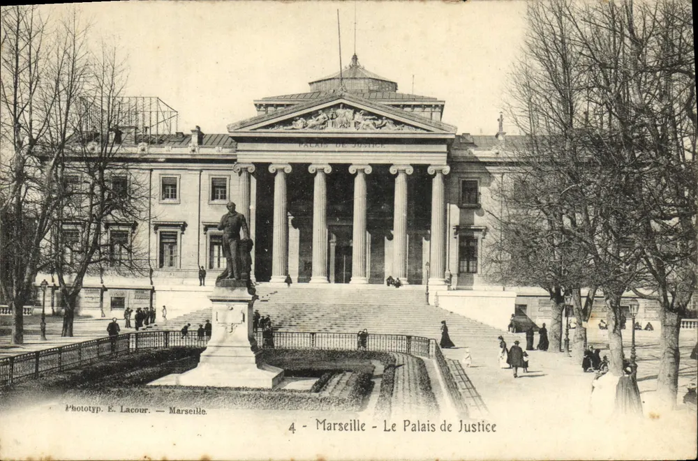 Marselha — O Palácio de Justiça — Fototipia E. Lacour - Frente