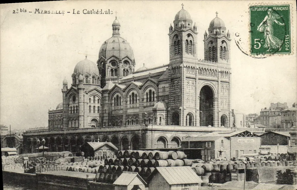 Marseille - A Catedral — vista da basílica com os docas — editor 23 bis - Frente