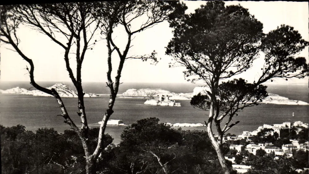 O Castelo d'If e as ilhas do Frioul — Marselha — O Carretour do Mundo, n° 1059 - Frente