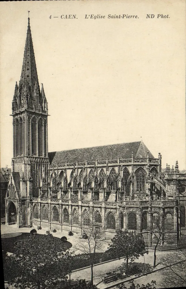 Caen — A Igreja de São Pedro — ND Phot. - Frente