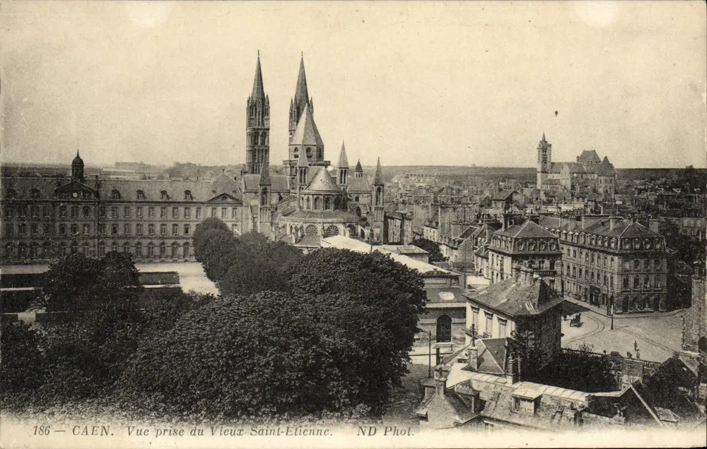 Caen — Ansicht vom Alten Saint-Etienne — ND Phot. - Vorderseite