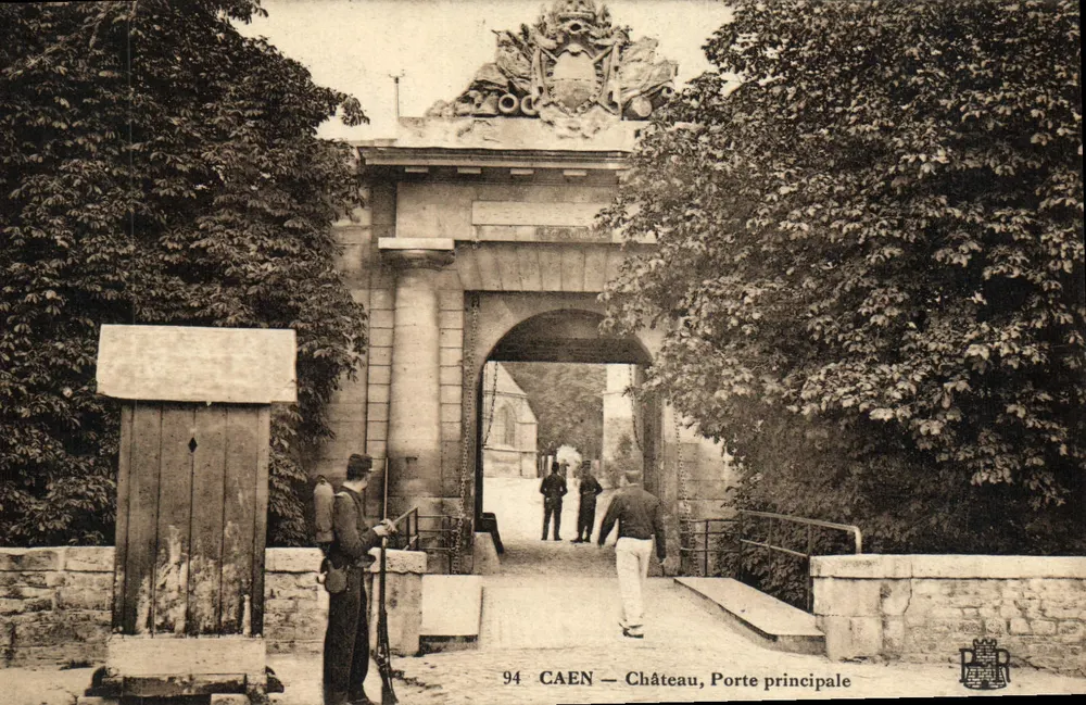 CAEN — Château, Porte principale — PAR - Recto
