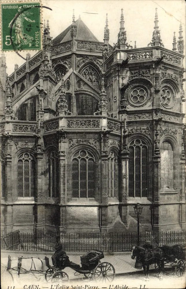 Caen — A Igreja de São Pedro — A Abside - Frente