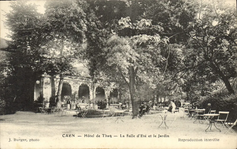 Caen — Hotel de Thaÿ — Die Sommerstube und der Garten — J. Burger, Foto - Vorderseite