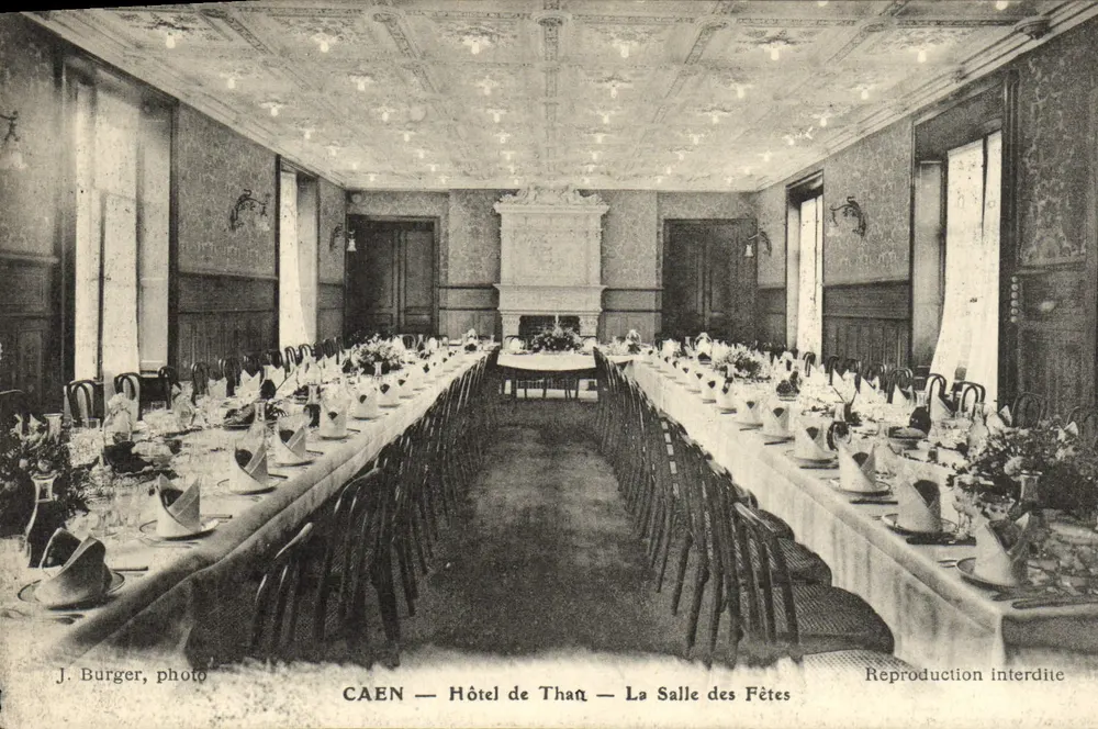 CAEN — Hôtel de Thaun — La Salle des Fêtes — J. Burger, photo - Recto