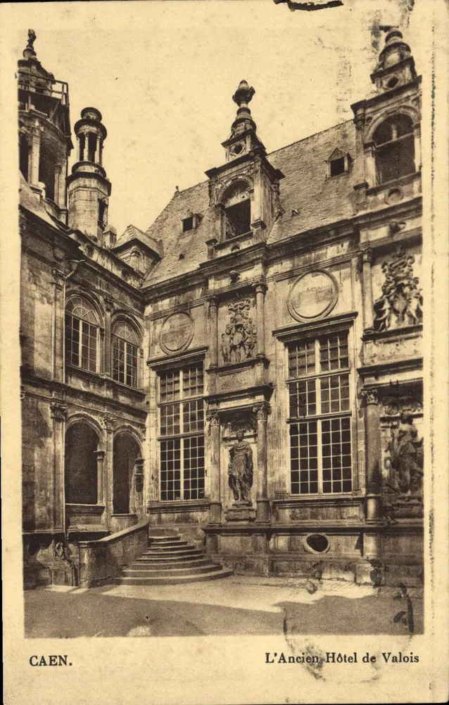 Caen — O Velho Hotel de Valois — Editor não identificado - Frente
