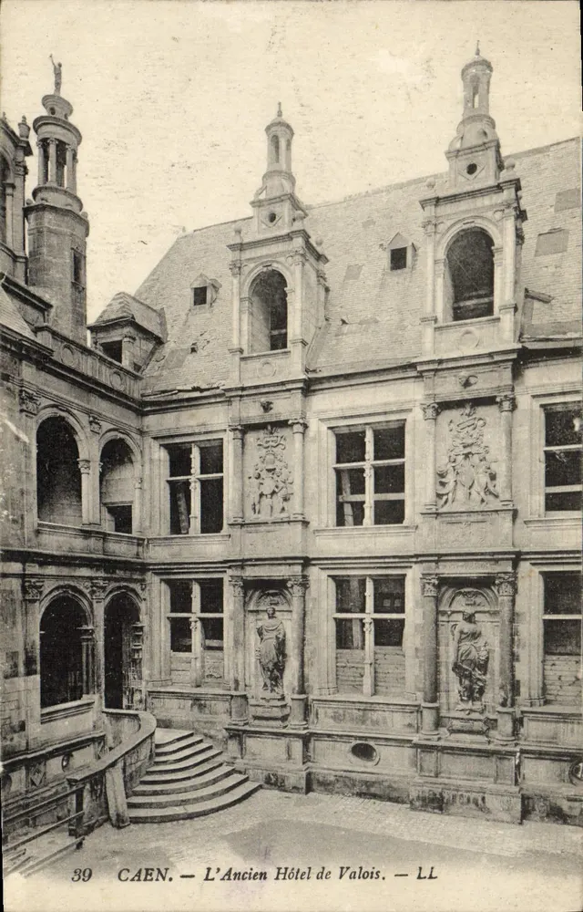 Caen — O Antigo Hotel de Valois — LL - Frente