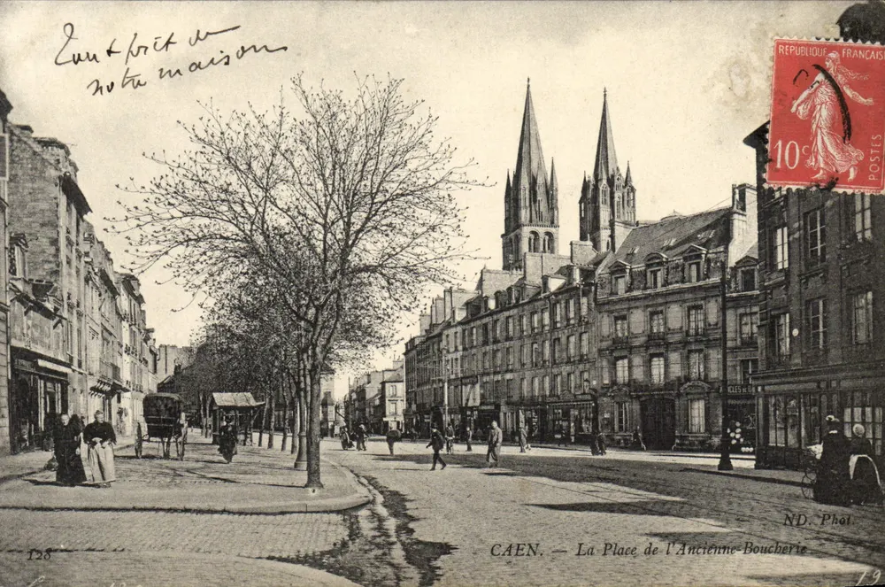 CAEN — A Praça da Velha Carneira — ND. Fot. - Frente