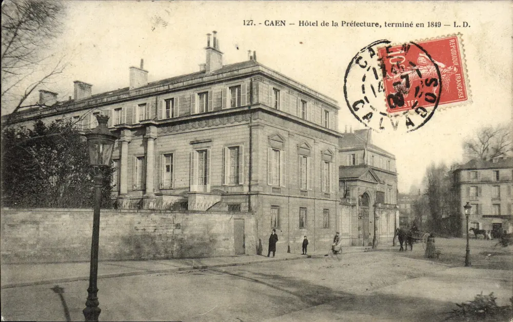 Caen — Hotel de la Prefectura, terminado en 1849 — L.D. - Anverso