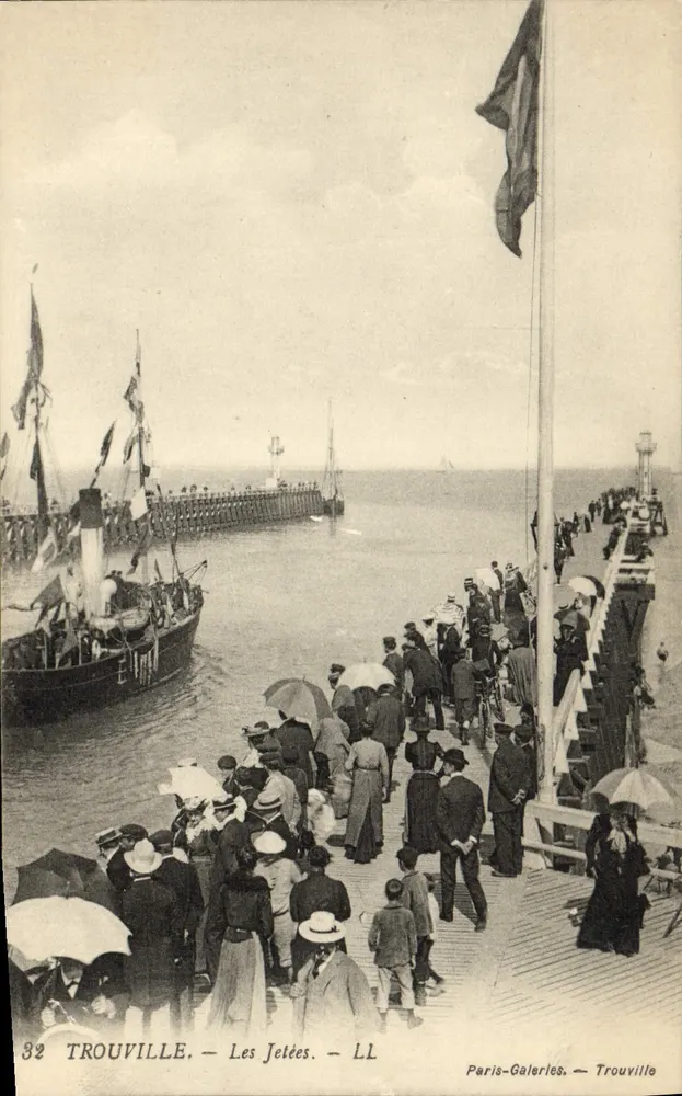 Trouville — As Pontas — Paris-Galeries, Trouville - Frente