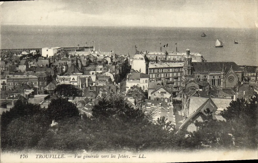 Trouville — Vista general hacia las dársenas — LL. n° 1776 - Anverso