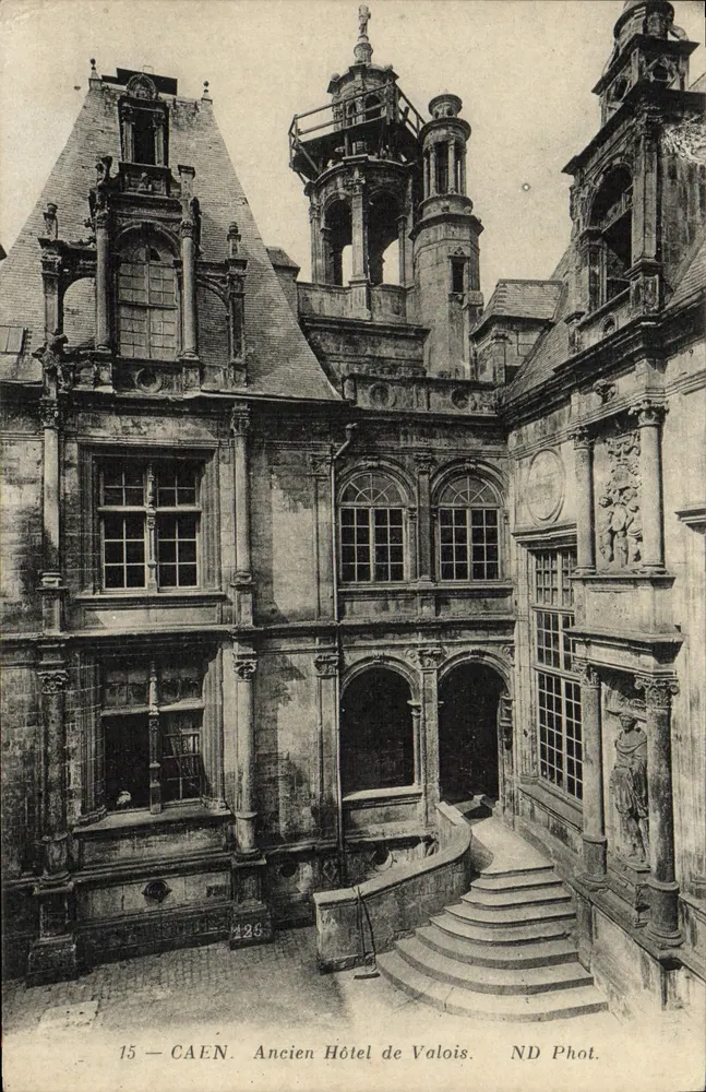 Caen — Alter Hotel de Valois — ND Phot. - Vorderseite