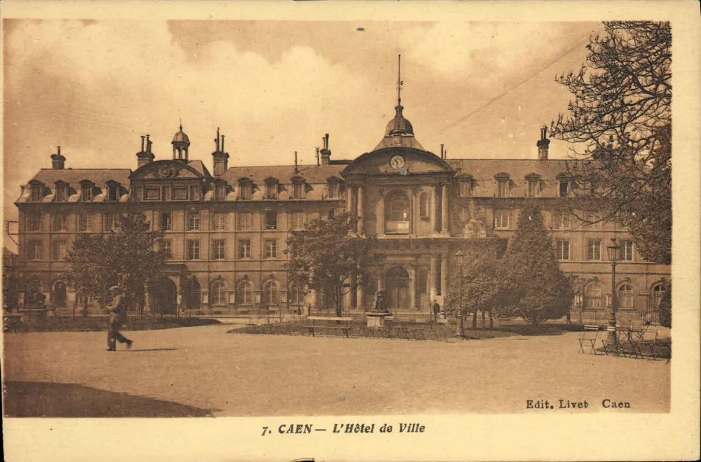 CAEN — O Hotel de Ville — Edit. Livet Caen - Frente