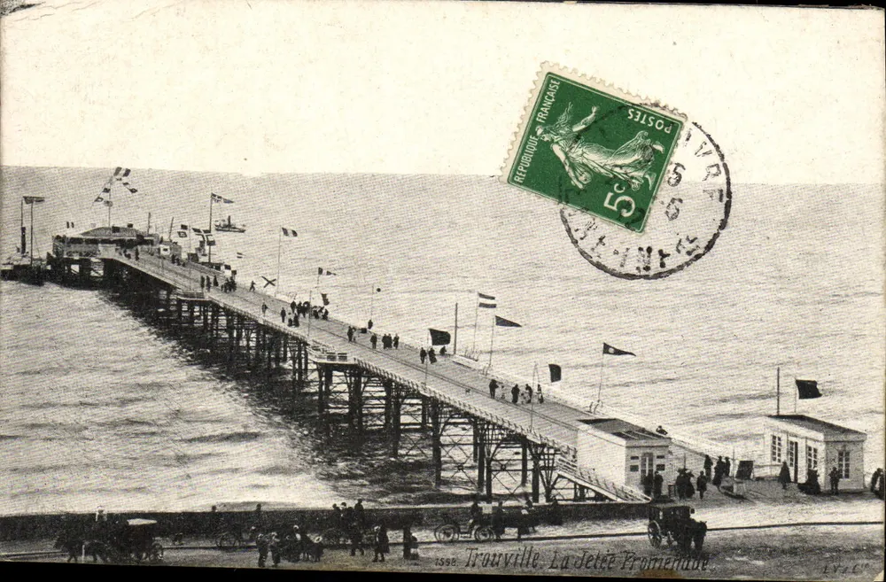 Trouville - La Jetée Promenade — editore L.V.C. n° 8565/02 - Recto