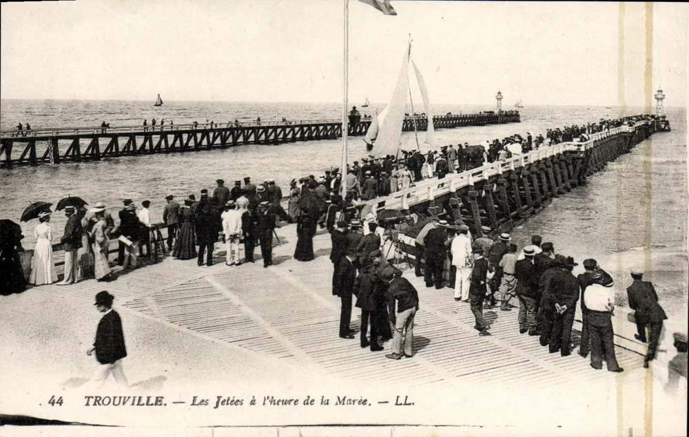 Trouville — Die Piers zur Ebbe — LL. - Vorderseite