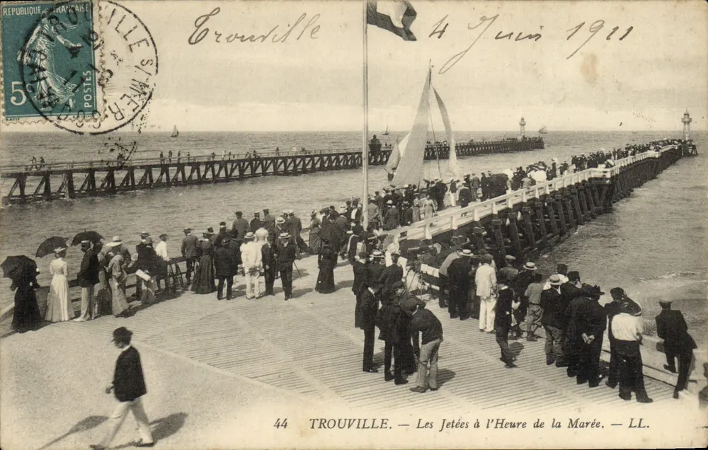 Trouville — Die Piers zur Flutzeit — LL. n°44 - Vorderseite