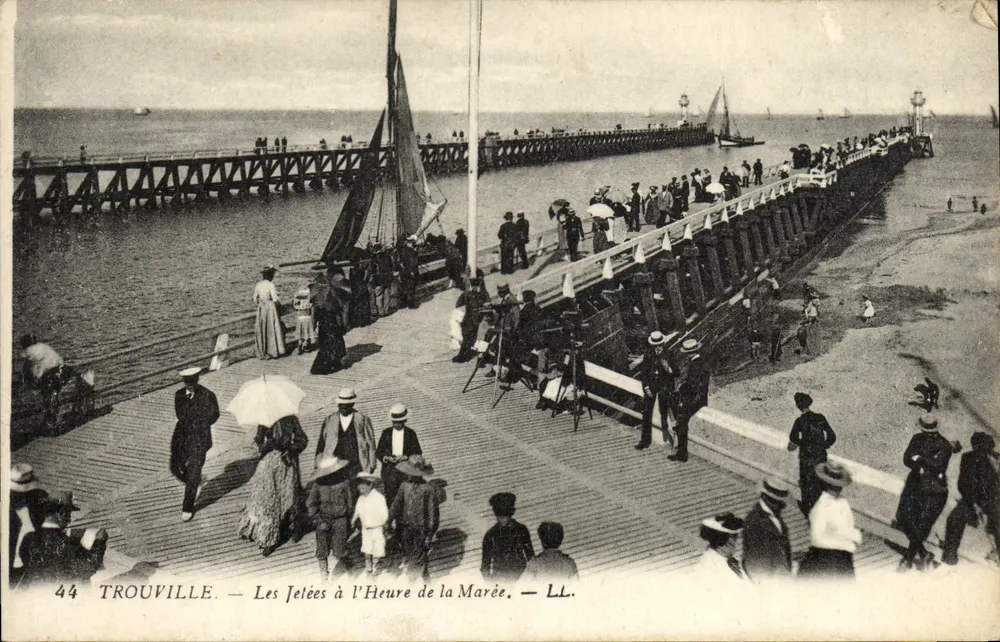 Trouville — Die Mole bei Ebbe — LL. - Vorderseite