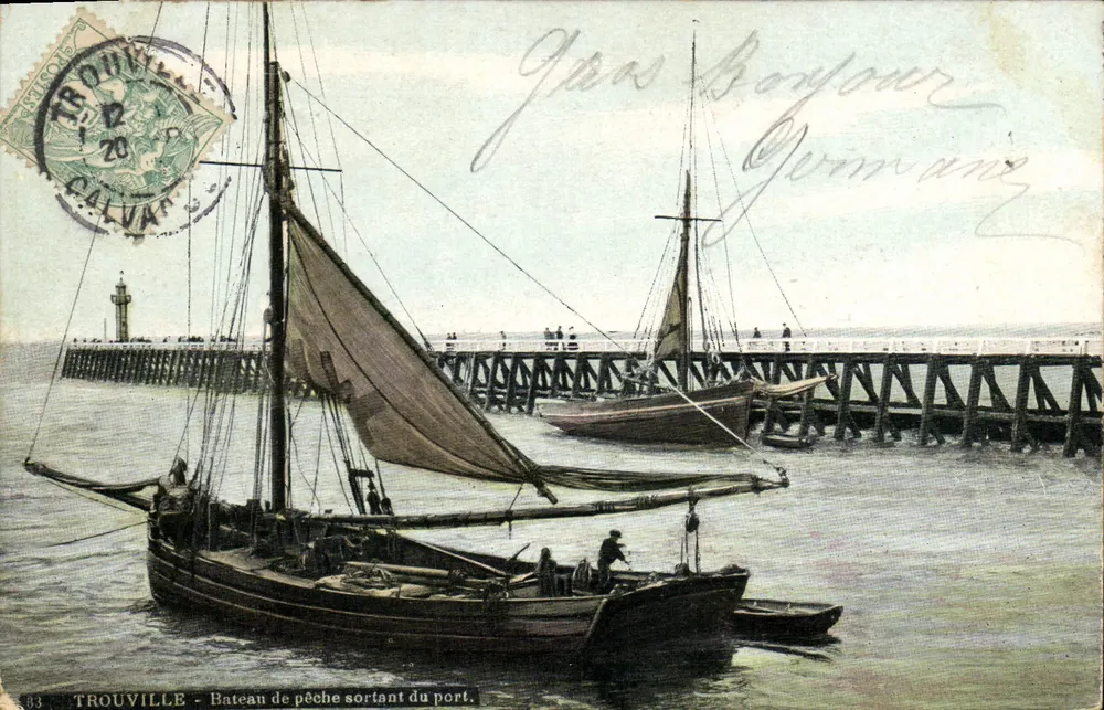 TROUVILLE — Fischboot, das den Hafen verlässt. — AQUA-PHOTO L. Fr. & Cie, n°83 - Vorderseite