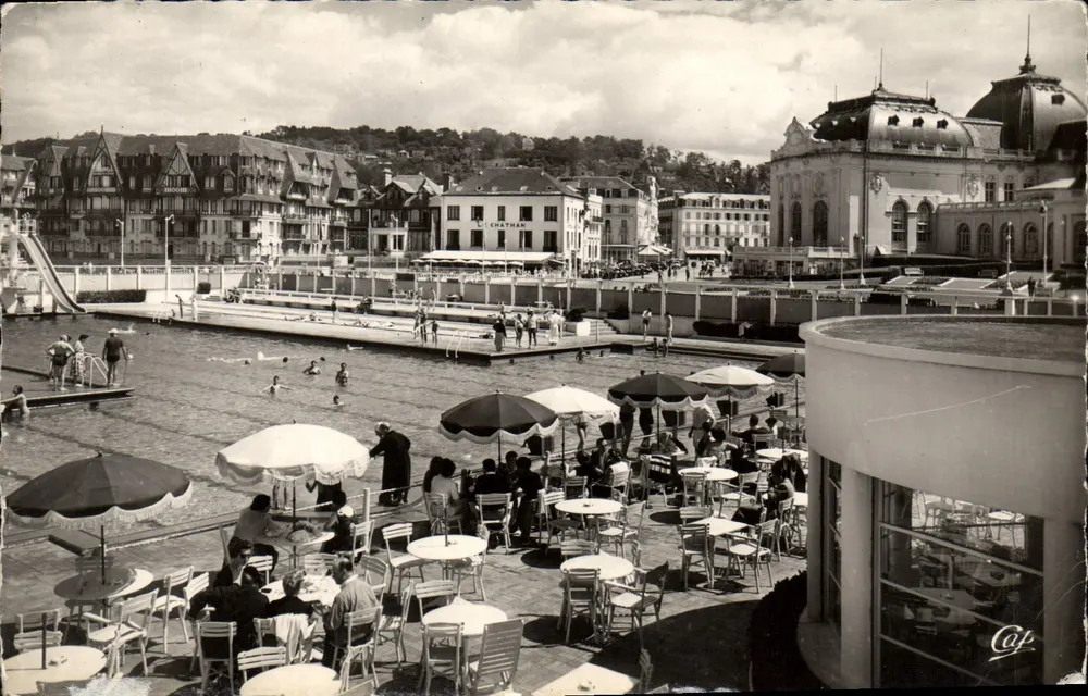 TROUVILLE - Königin der Strände - Das Schwimmbad — C.A.P. Réal-Photo - Vorderseite