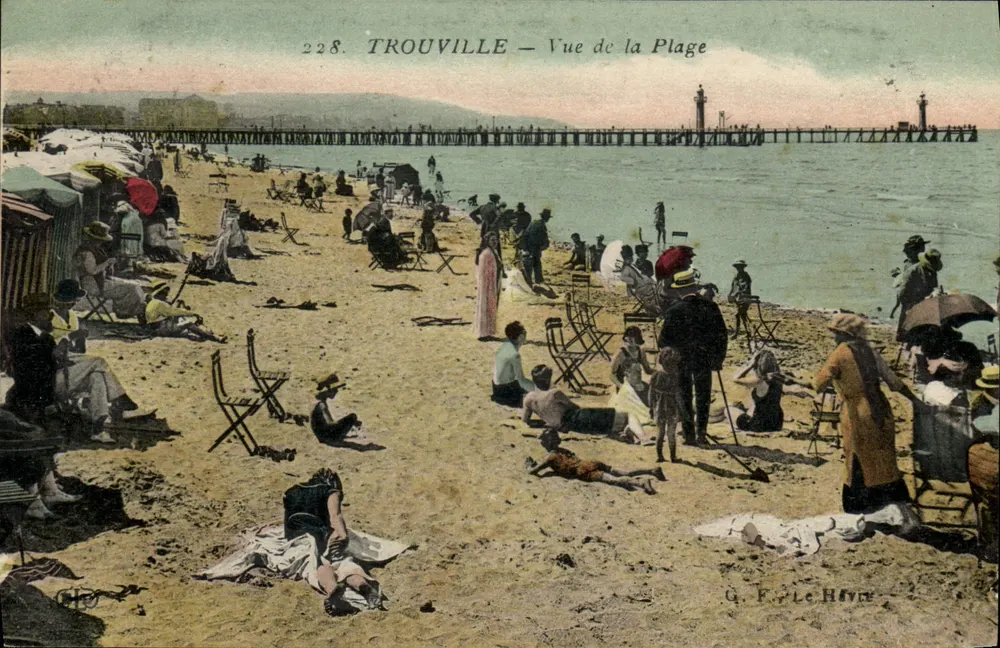 Trouville — Vista da Praia — G. F. Le Havre, n° 228 - Frente