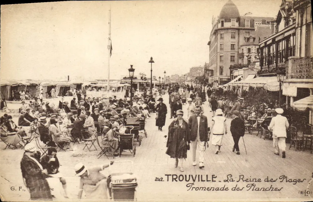 Trouville - Die Königin der Strände - Promenade des Planches — G.F., Le Havre, Nr. 242 - Vorderseite