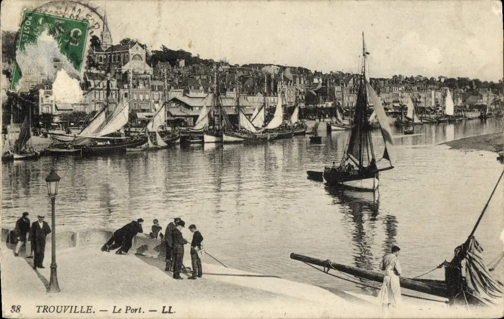 Trouville — Le Port — LL. — Éditeur LL. n° 38 - Frente