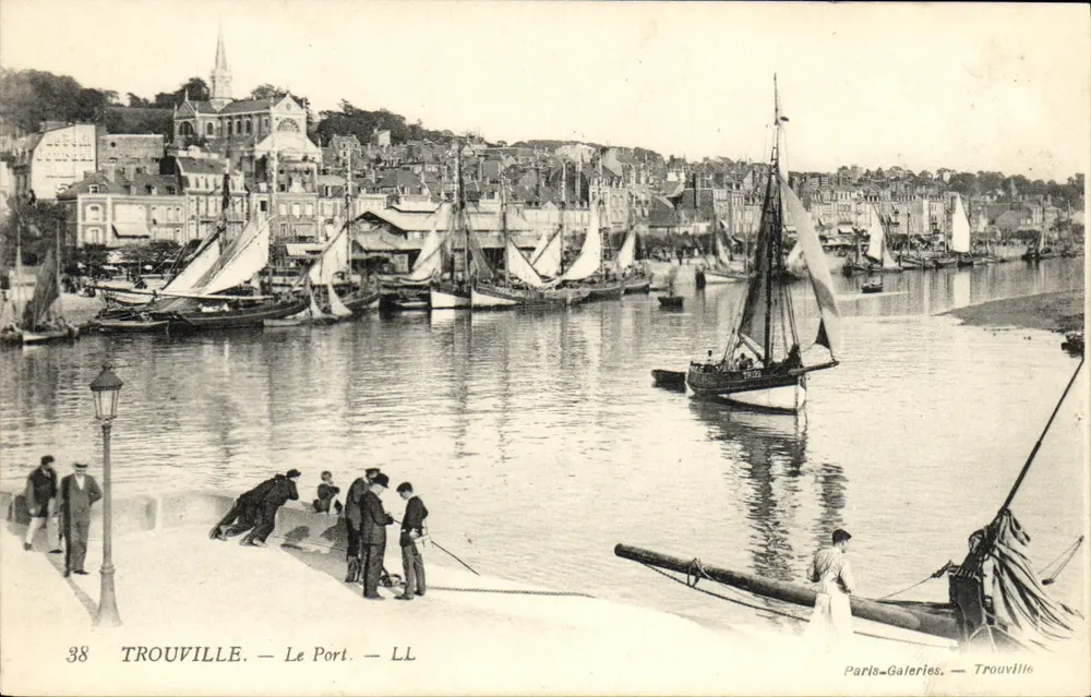 Trouville — Le Port — Paris-Galeries — n°38 - Frente