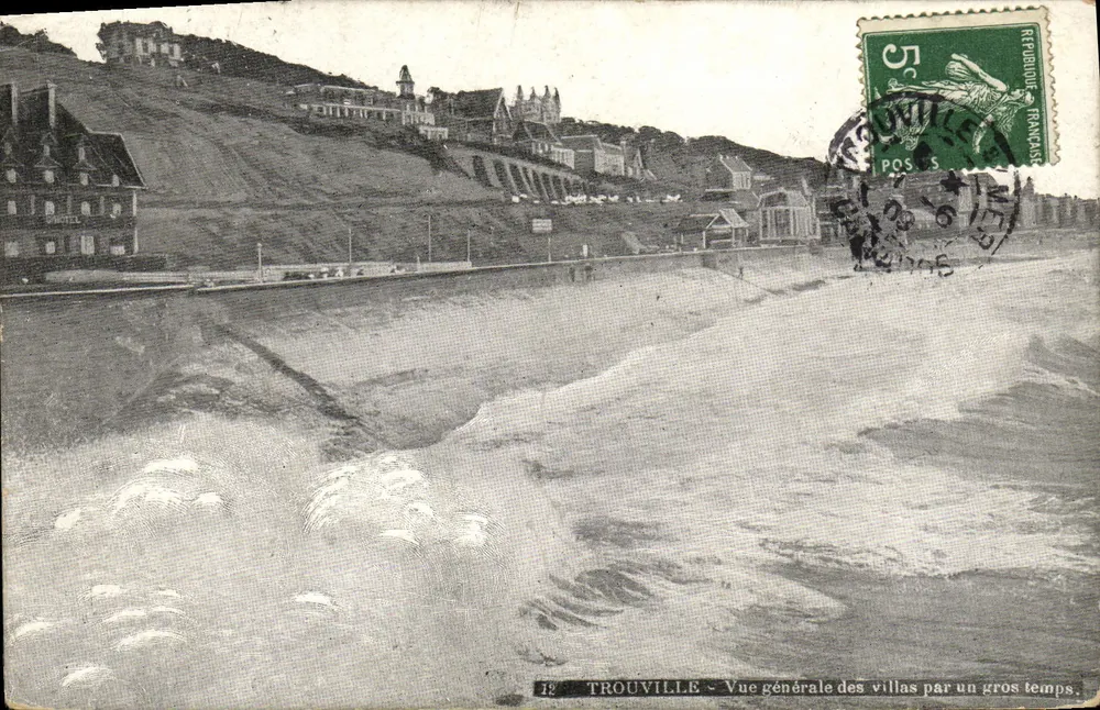TROUVILLE — Allgemeiner Blick auf die Villen bei stürmischem Wetter — unbekannter Verleger, Nr. 19 - Vorderseite