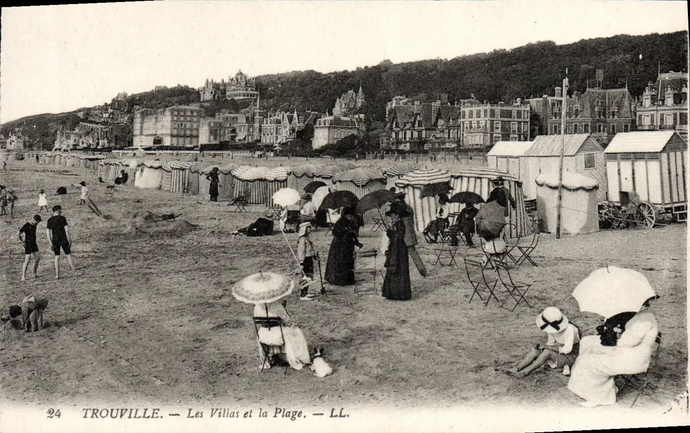 Trouville — Die Villen und die Strandpromenade — LL. - Vorderseite