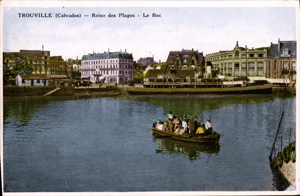 Trouville (Calvados) — Königin der Strände — Der Fährschiff - Vorderseite