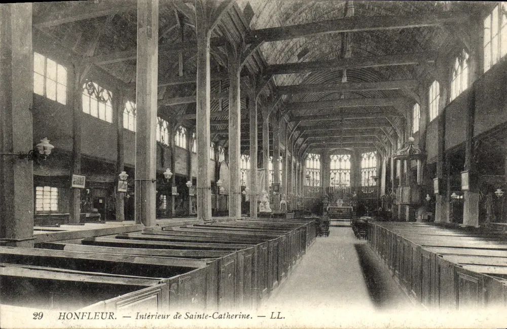 HONFLEUR — Interior da Igreja de Santa Catarina — LL. n°29 - Frente