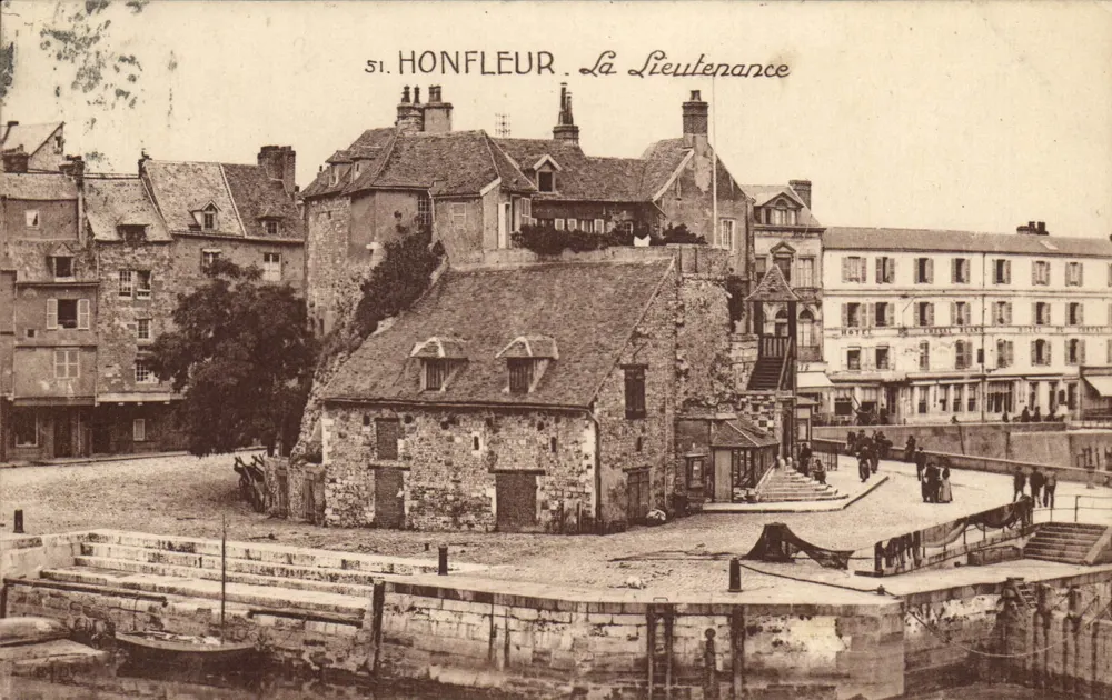 Honfleur — A Lieutenantance — Editor Tresca - Frente