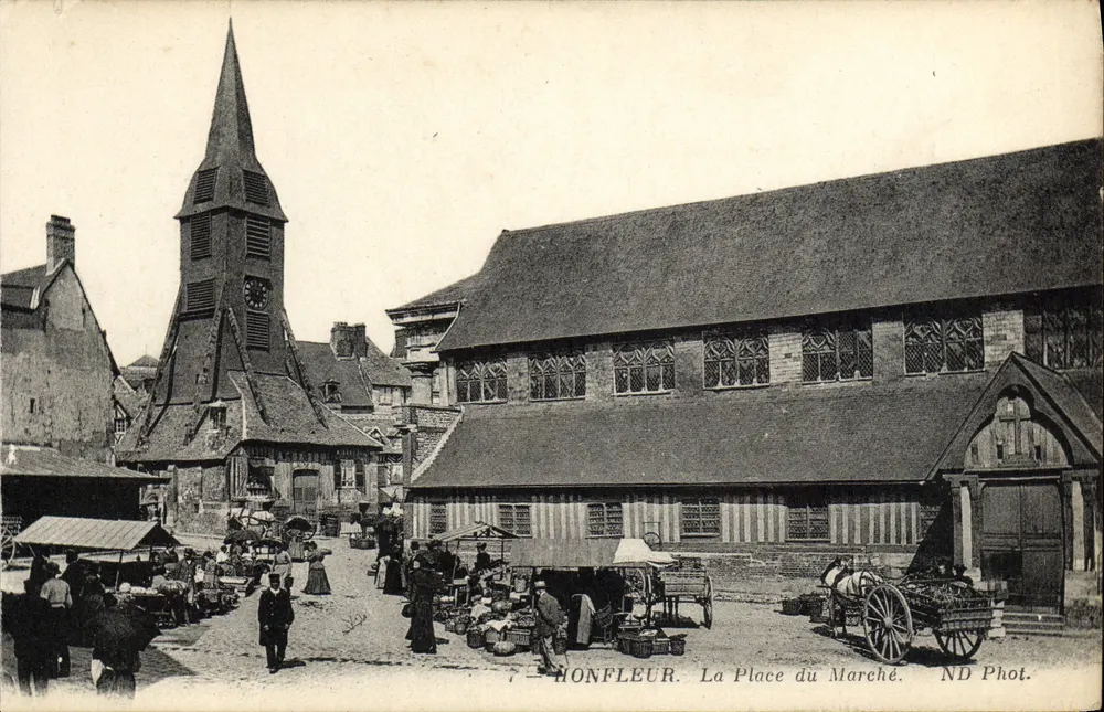 Honfleur — A Praça do Mercado — ND Phot. - Frente