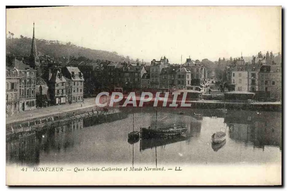 Honfleur — Plein Sainte-Catherine en Normandisch Museum — LL - Voorkant