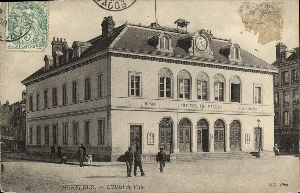 Honfleur — O Hotel de Ville — ND Phot - Frente