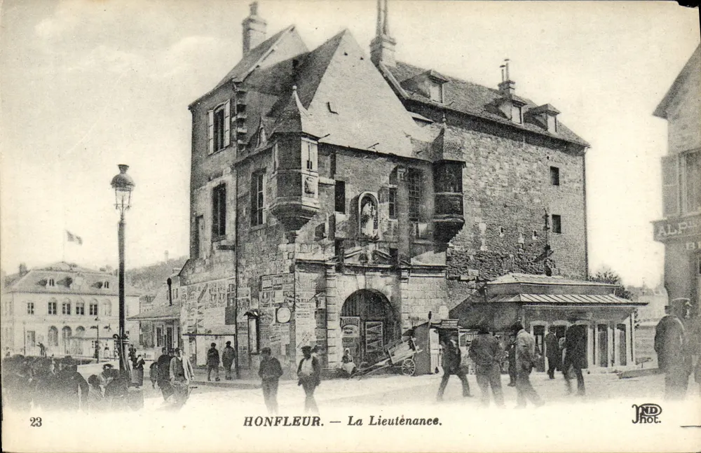 Honfleur — A Lieutenance. - Frente
