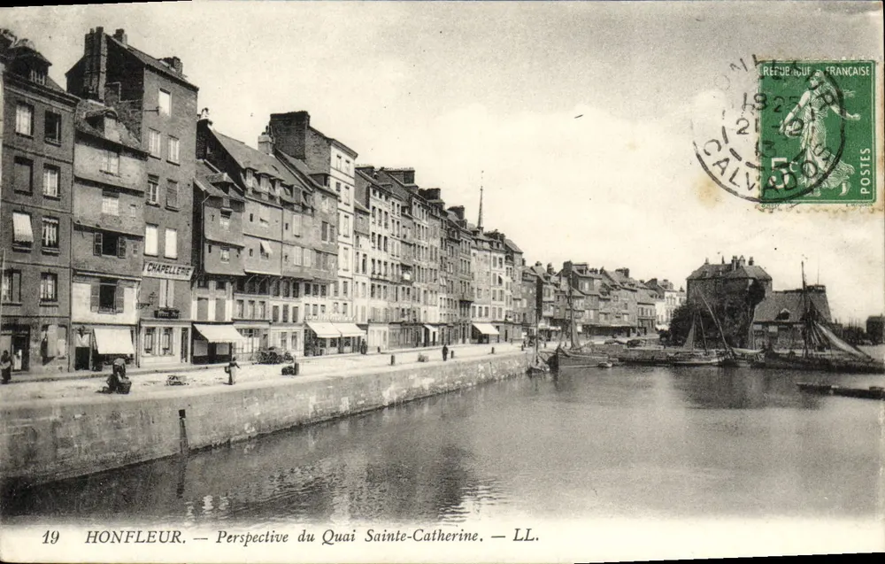 Honfleur — Perspectiva do Quai Sainte-Catherine — LL. - Frente