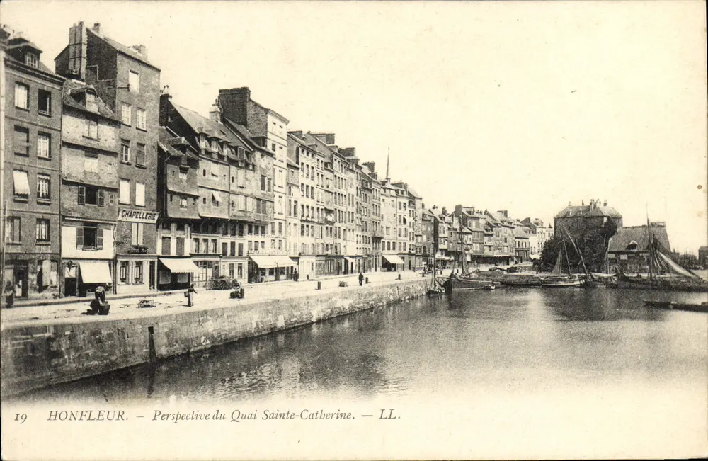 Honfleur — Perspectiva do Quai Sainte-Catherine — LL. - Frente