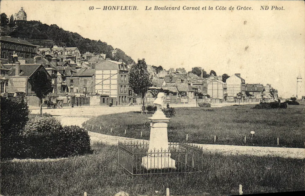 Honfleur — Il Boulevard Carnot e la Côte de Grâce — ND Phot. - Recto