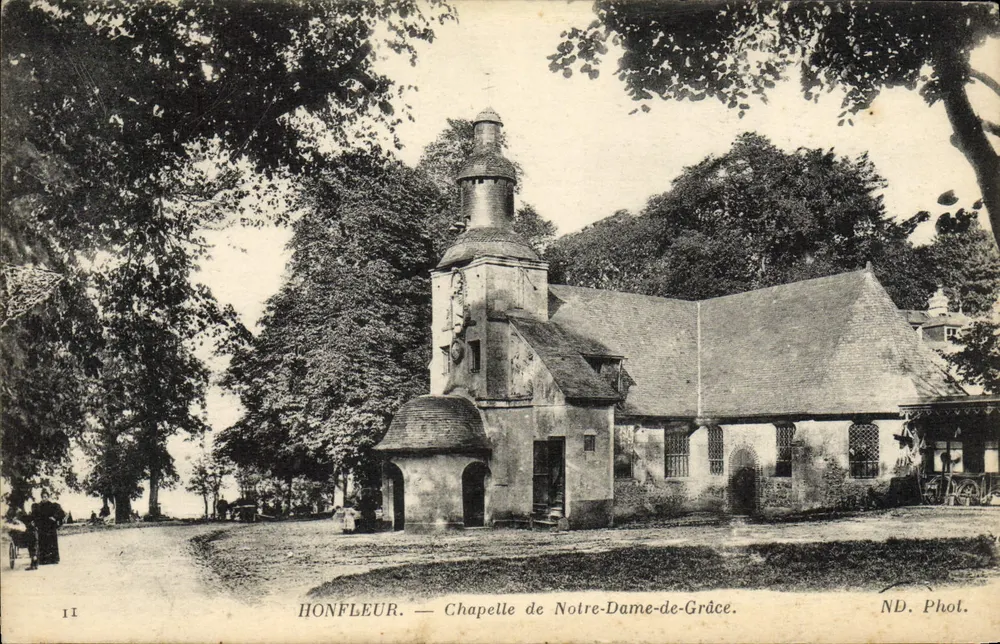 Honfleur — Capela de Nossa Senhora da Graça — ND. Fot. - Frente