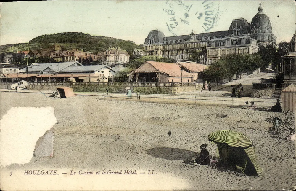 Houlgate — Das Casino und das Grand Hotel — LL. - Vorderseite