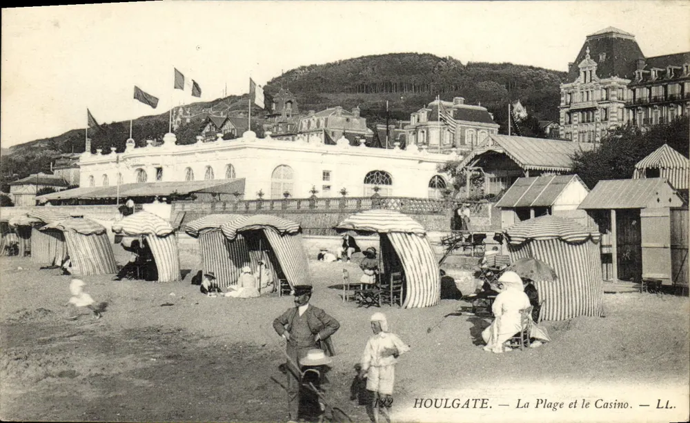 Houlgate — Die Strandpromenade und das Casino — LL. - Vorderseite