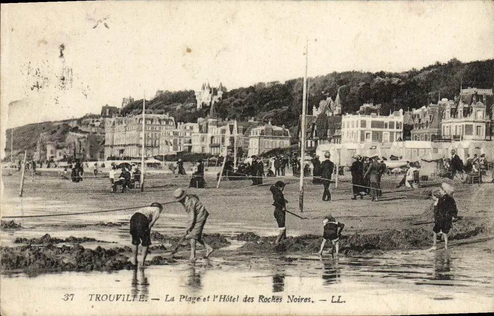 Trouville — Die Strände und das Hotel des Noires Felsen — LL. n°37 - Vorderseite