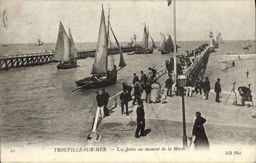 Trouville-sur-Mer — Ansicht der Molen zum Zeitpunkt der Flut — ND Fotografie - Vorderseite