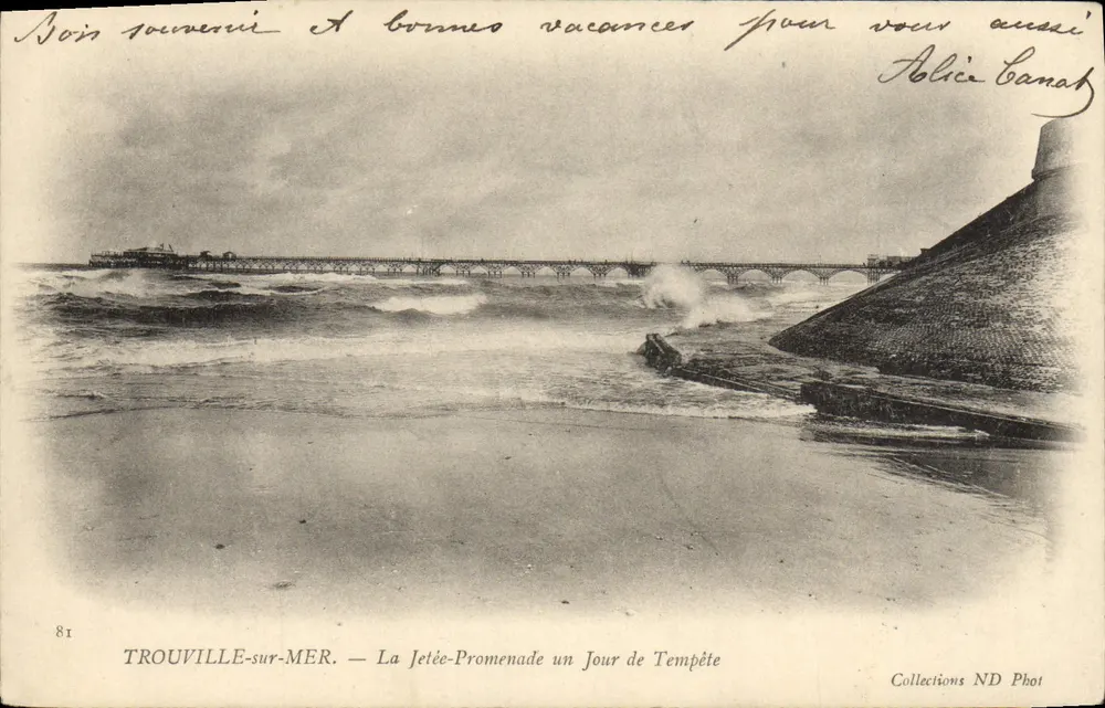 TROUVILLE-sur-MER — Die Promenade am Pier an einem Sturmtag — Collections ND Phot - Vorderseite