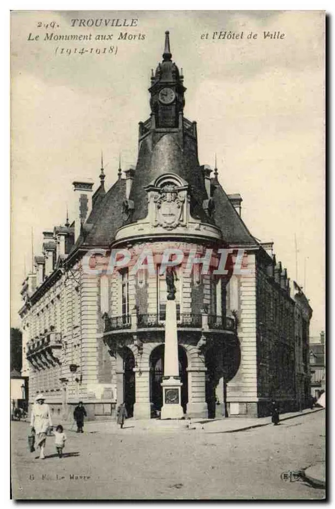 Trouville — Den Kriegsdenkmal (1914-1918) und den Rathaus — G. F. Le Havre - Vorderseite